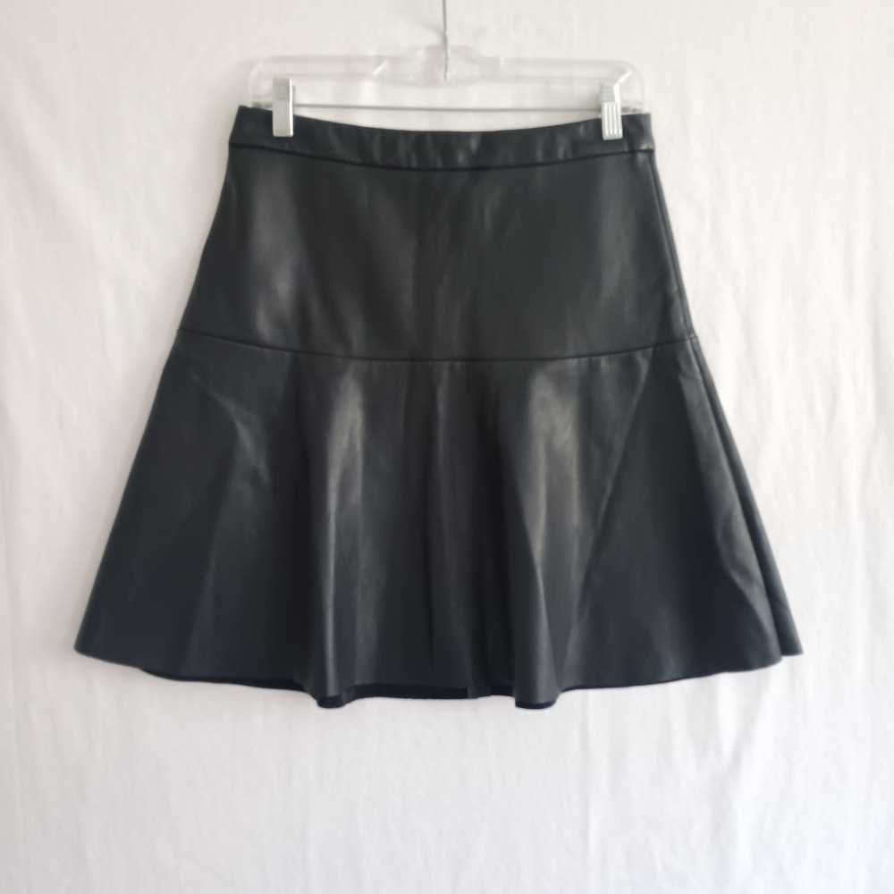 Ann Taylor Skirt Womens 6 Black Faux Leather A-Line Mini EUC 432415
